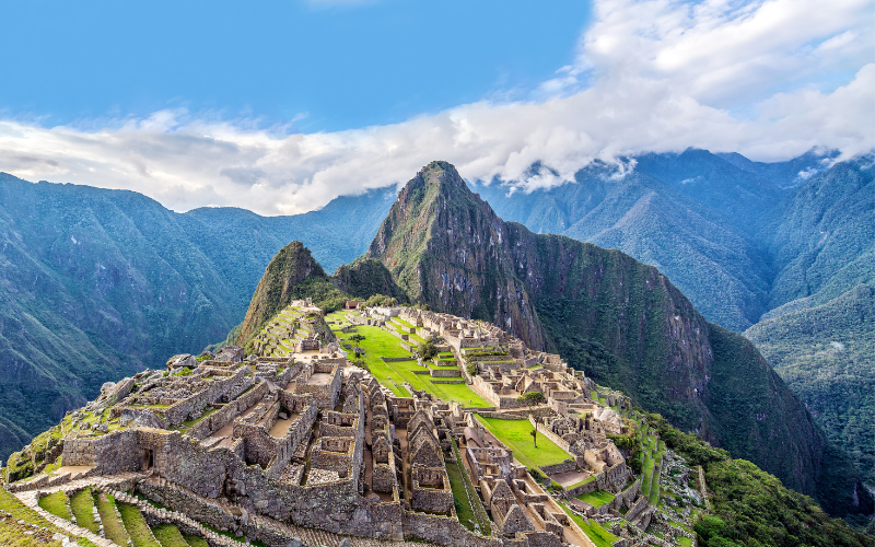 Is Machu Picchu close to Amazon? Discover travel distances today.