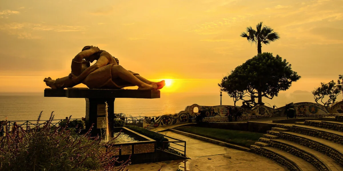 Parque del Amor (Park of Love) - Miraflores Peru
